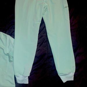Medium Figs scrub pant and top. Seaglass!!